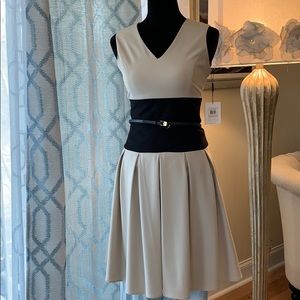 NWT Calvin Klein dress size 2 very flattering! ❤️